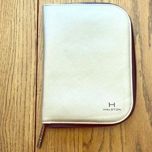 Halston travel jewelry carrier